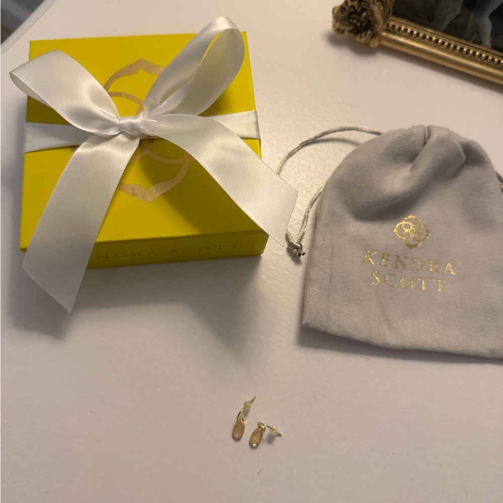 Kendra Scott Rose Pink Gold Drop Earrings - Picture 2 of 3
